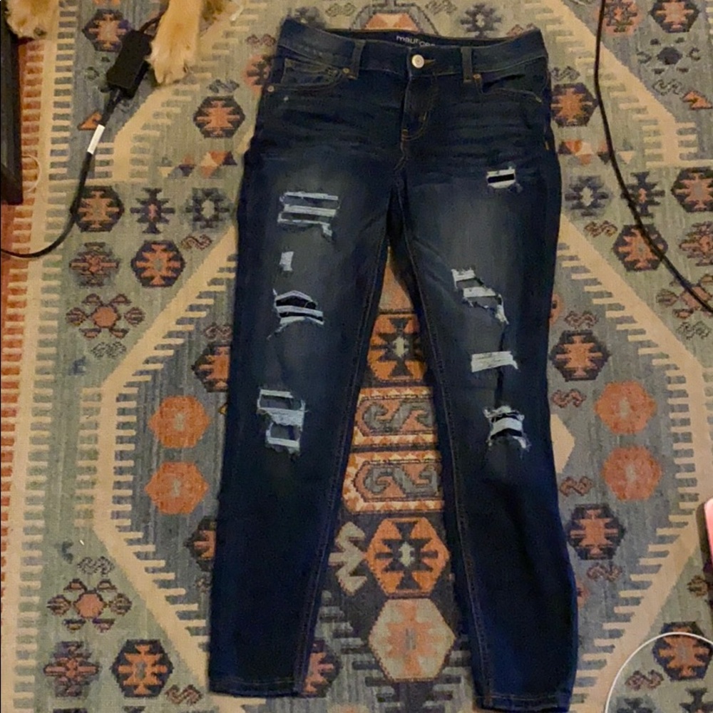 Distressed skinny jeans